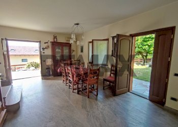 Sala da pranzo - Villa naro
 
snc, Gravedona ed Uniti - foto 13