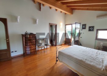 Camera / camera da letto - Villa naro
 
snc, Gravedona ed Uniti - foto 18
