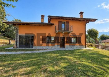 Casa all\'aperto - Villa naro
 
snc, Gravedona ed Uniti - foto 5