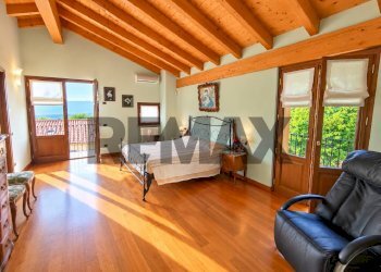 Camera / camera da letto - Villa naro
 
snc, Gravedona ed Uniti - foto 21
