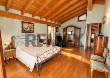 Camera / camera da letto - Villa naro
 
snc, Gravedona ed Uniti - foto 22