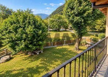 Giardino - Villa naro
 
snc, Gravedona ed Uniti - foto 26