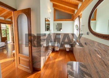 Bagno - Villa naro
 
snc, Gravedona ed Uniti - foto 28