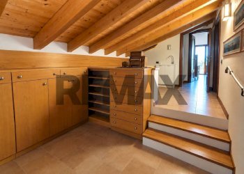 Scale - Villa naro
 
snc, Gravedona ed Uniti - foto 36