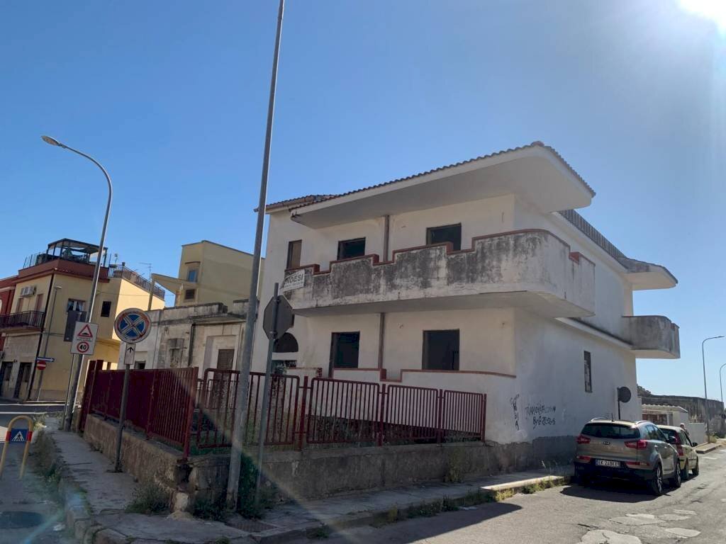 Facciata - Casa indipendente via Caduti di Nassirya, Pulsano - foto 1