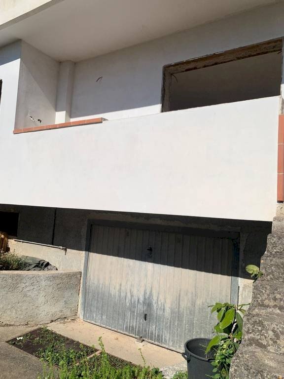 Box auto - Casa indipendente via Caduti di Nassirya, Pulsano - foto 2