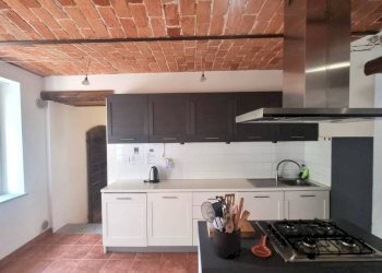 Cucina - Rustico via Sant'Ambrogio, 30, Incisa Scapaccino - foto 3