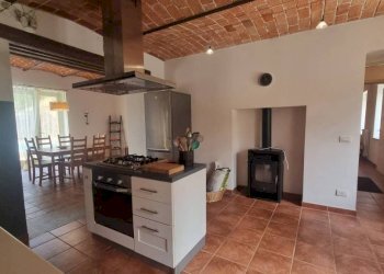 Cucina - Rustico via Sant'Ambrogio, 30, Incisa Scapaccino - foto 4