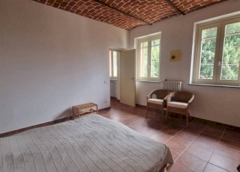 Camera da letto - Rustico via Sant'Ambrogio, 30, Incisa Scapaccino - foto 21