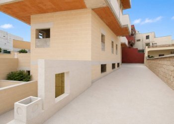 Facciata - Casa indipendente via Brindisi, Casarano - foto 22