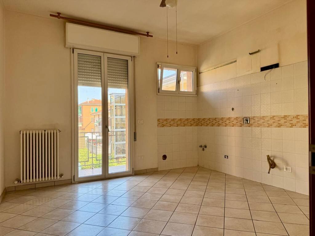 Cucina - Trilocale via Don Giovanni Fornasini, 19, Bologna (zona Bolognina) - foto 2