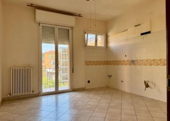 Cucina - Trilocale via Don Giovanni Fornasini, 19, Bologna (zona Bolognina) - foto 2