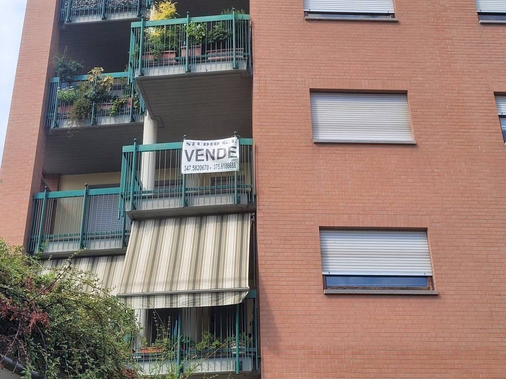 Facciata - Quadrilocale via Giovanni Servais, 92/153, Torino (zona Parella) - foto 2