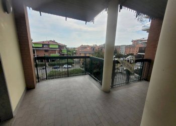 Terrazzo - Quadrilocale via Giovanni Servais, 92/153, Torino (zona Parella) - foto 10