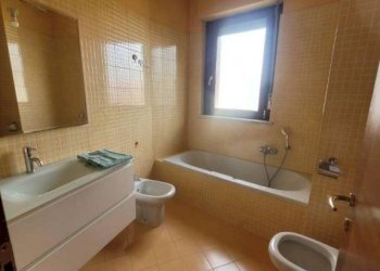 Bagno - Quadrilocale via Giovanni Servais, 92/153, Torino (zona Parella) - foto 15