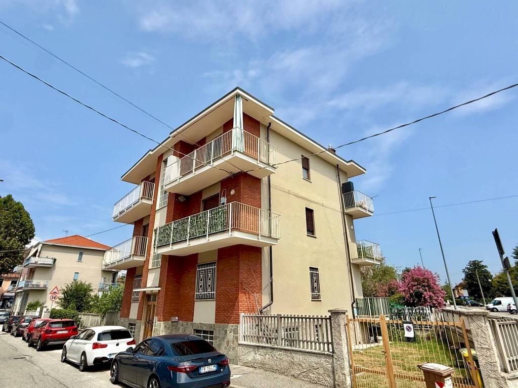 Facciata - Trilocale via Quarto, San Mauro Torinese - foto 2