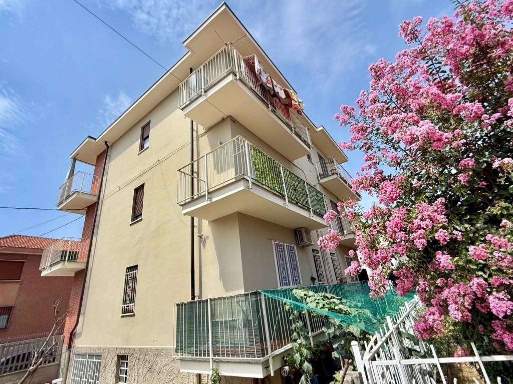 Facciata - Trilocale via Quarto, San Mauro Torinese - foto 3