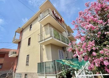 Facciata - Trilocale via Quarto, San Mauro Torinese - foto 3