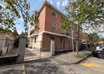 Facciata - Trilocale via Cherasco, 8, San Mauro Torinese - foto 2