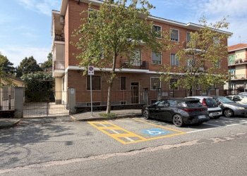 Posto macchina - Trilocale via Cherasco, 8, San Mauro Torinese - foto 3