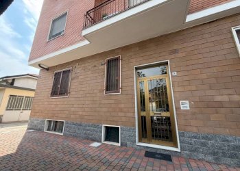 Facciata - Trilocale via Cherasco, 8, San Mauro Torinese - foto 4