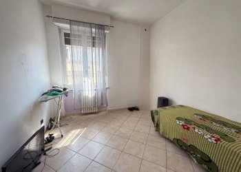 Camera da letto - Trilocale via Cherasco, 8, San Mauro Torinese - foto 17