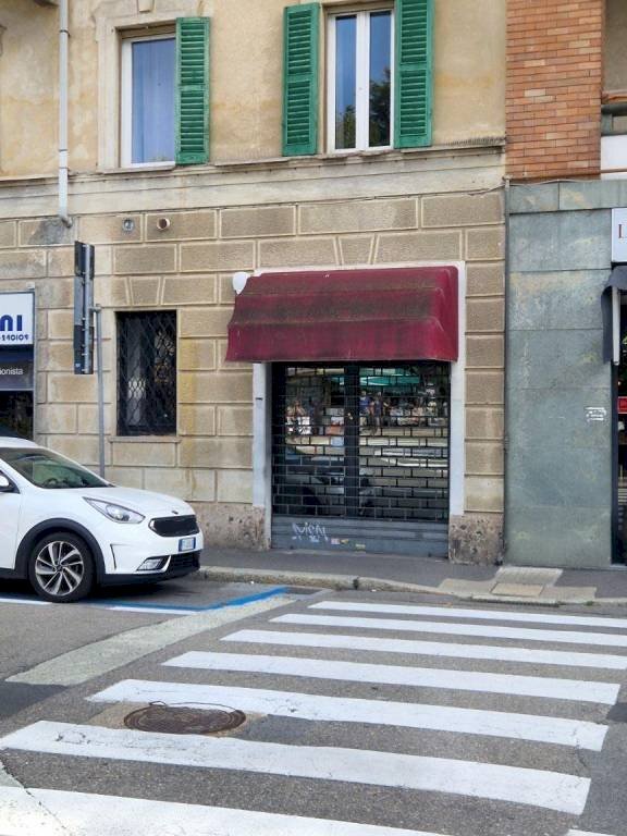 Facciata - Negozio viale Milano, 26, Varese - foto 2