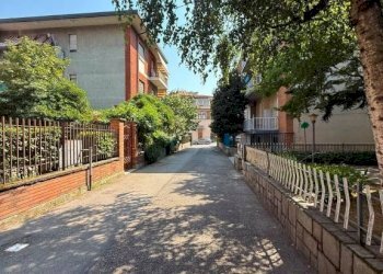 Cortile interno - Appartamento via Angelo Sismonda, 10, Torino (zona Campidoglio) - foto 2