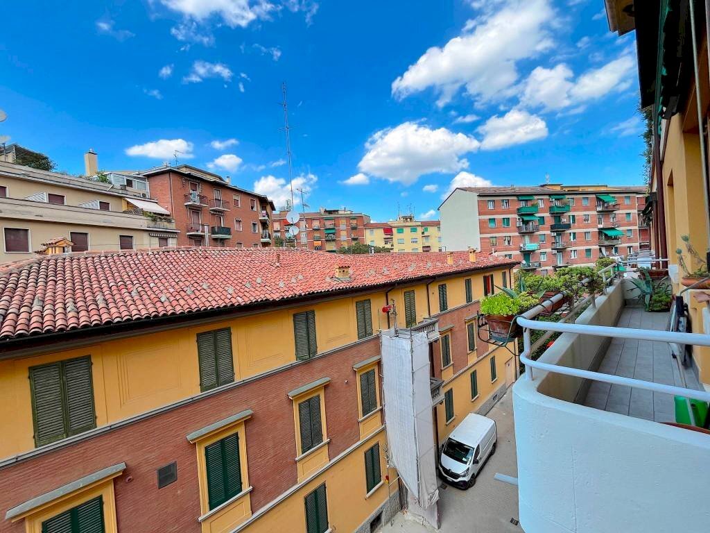 Vista - Trilocale via Santa Croce, Bologna (zona Centro Storico) - foto 2