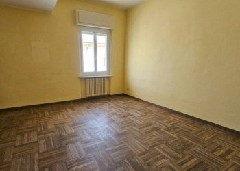 Camera da letto - Three-room apartment via Giacomo Matteotti, 5, Cuneo (neighborhood Centro) - photo 3