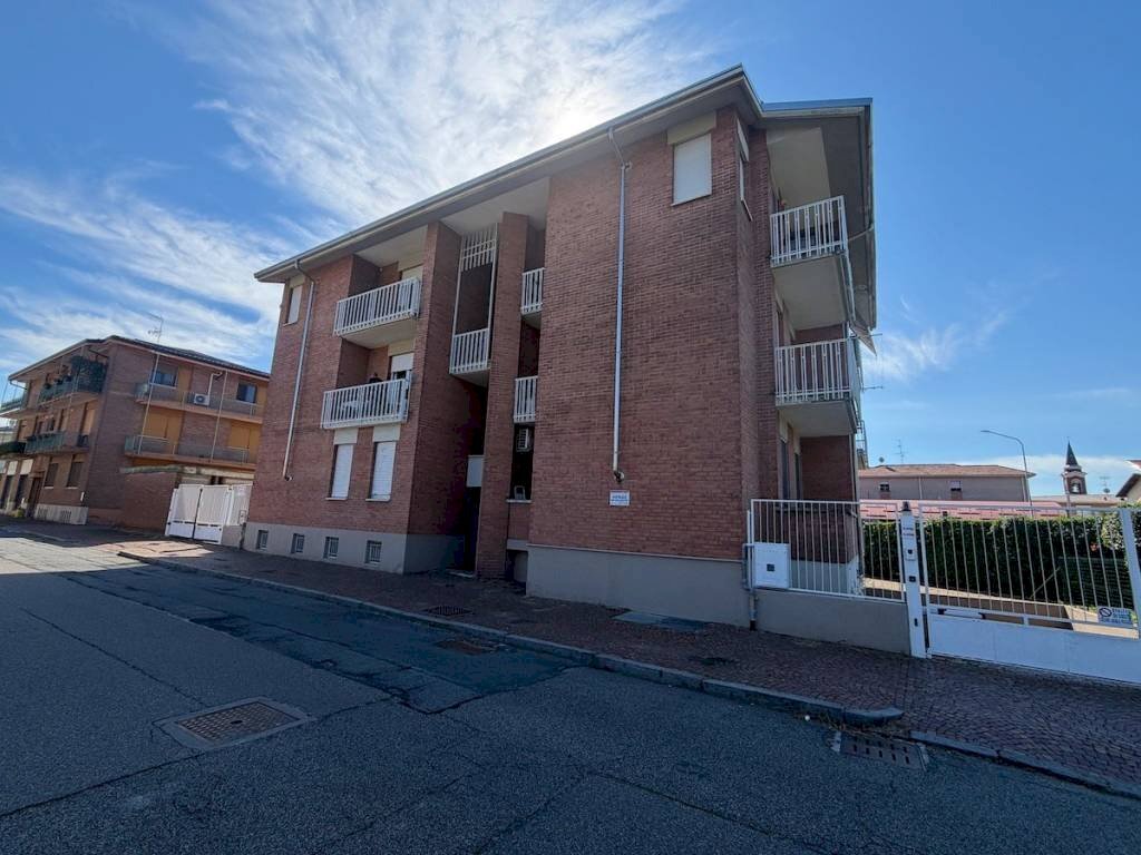 Facciata - Quadrilocale strada al Lanificio, 3, Biella - foto 2