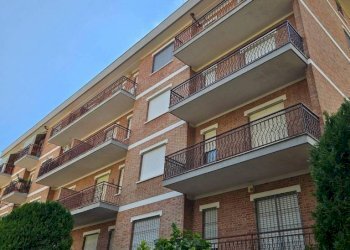 Facciata - Appartamento via Raffaello Sanzio, 68, Asti - foto 1