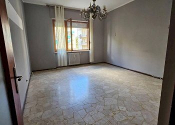 Camera da letto - Appartamento via Raffaello Sanzio, 68, Asti - foto 8