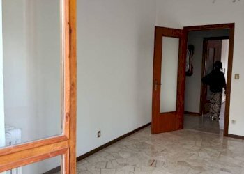 Camera da letto - Appartamento via Raffaello Sanzio, 68, Asti - foto 20