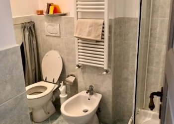 Bagno - Quadrilocale Scalinata Lercari, 2, Genova (zona Castelletto) - foto 15