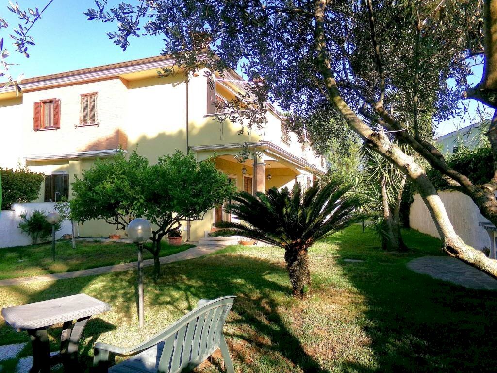 Giardino - Villa viale dei Giornalisti, Anzio - foto 1