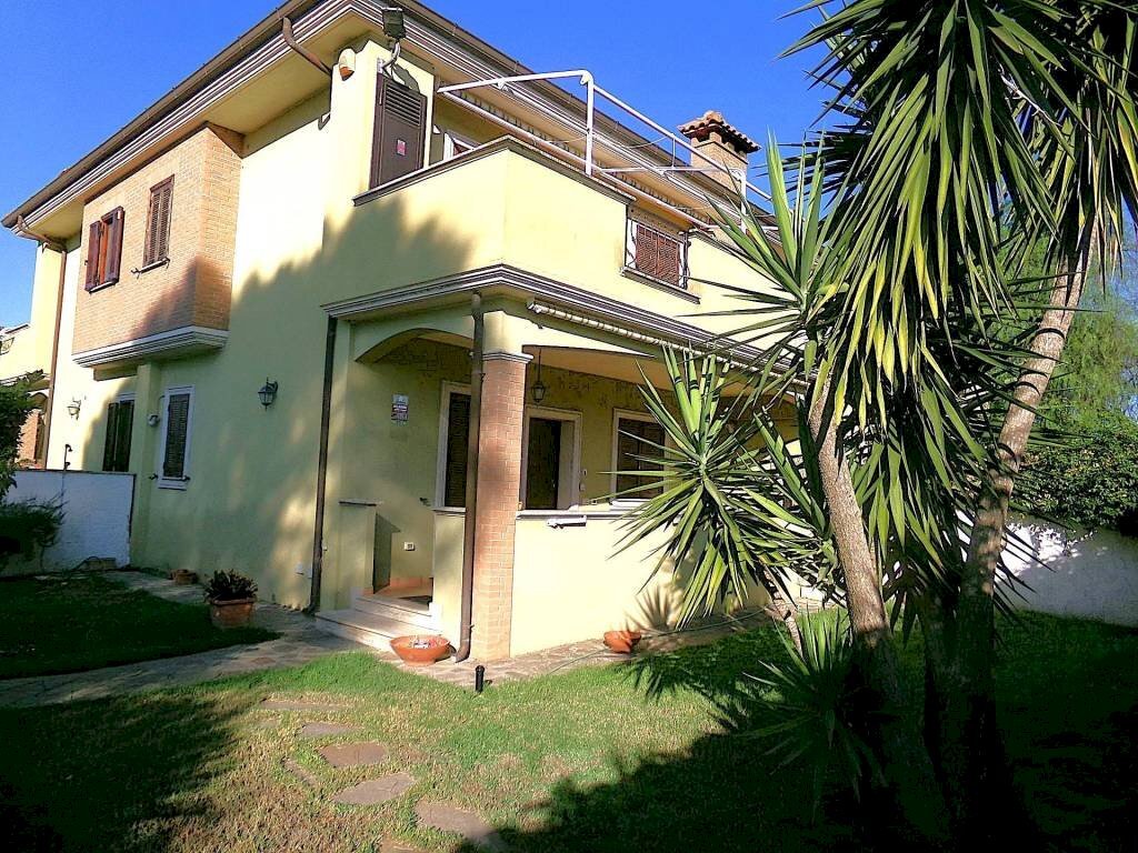 Giardino - Villa viale dei Giornalisti, Anzio - foto 3