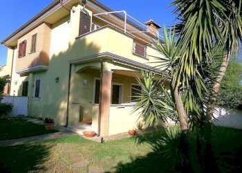Giardino - Villa viale dei Giornalisti, Anzio - foto 3