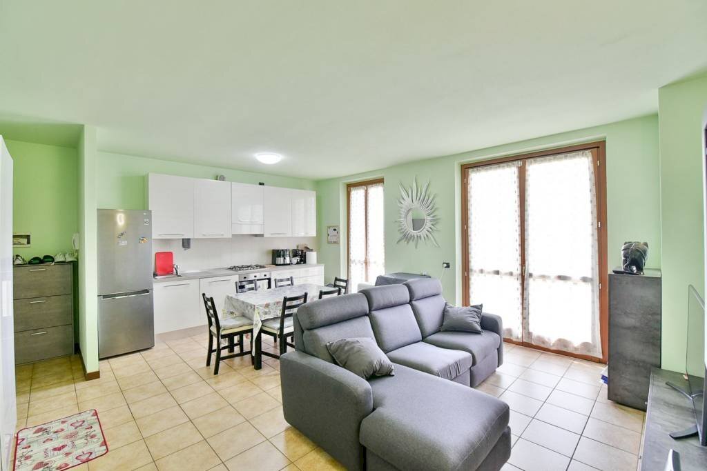 Salone - Appartamento via Giovan Battista Borgonovo, 22, Cadorago - foto 2