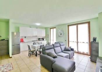Salone - Appartamento via Giovan Battista Borgonovo, 22, Cadorago - foto 2