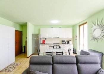 Salone - Appartamento via Giovan Battista Borgonovo, 22, Cadorago - foto 3