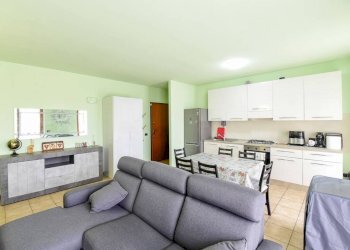 Salone - Appartamento via Giovan Battista Borgonovo, 22, Cadorago - foto 4