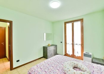Camera da letto - Appartamento via Giovan Battista Borgonovo, 22, Cadorago - foto 17