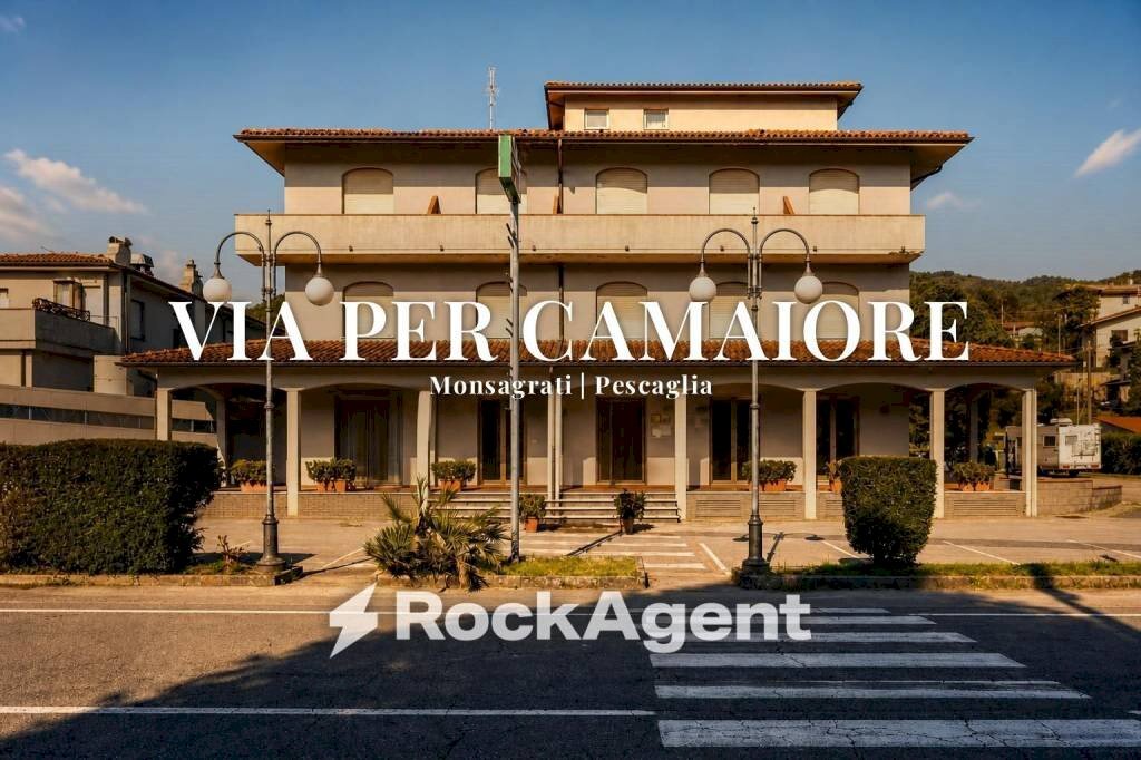 Facciata - Casa indipendente via per Camaiore, 33, Pescaglia - foto 1