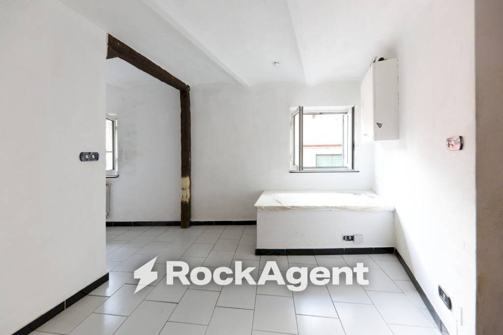 Salone - Bilocale via Barabini di Teglia, 2, Genova (zona Bolzaneto) - foto 2