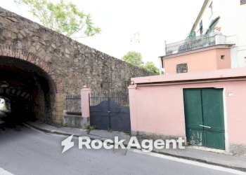 Facciata - Bilocale via Barabini di Teglia, 2, Genova (zona Bolzaneto) - foto 21