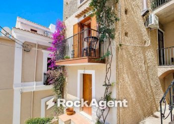 Cortile interno - Quadrilocale via Amedeo Barletta, 3, San Nicola Arcella - foto 5