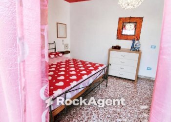 Camera da letto - Quadrilocale via Amedeo Barletta, 3, San Nicola Arcella - foto 35