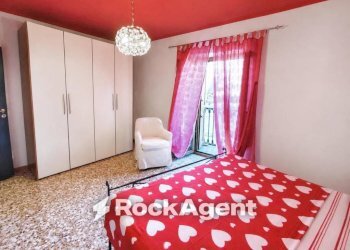 Camera da letto - Quadrilocale via Amedeo Barletta, 3, San Nicola Arcella - foto 37