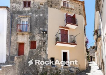 Facciata - Quadrilocale via Amedeo Barletta, 3, San Nicola Arcella - foto 40